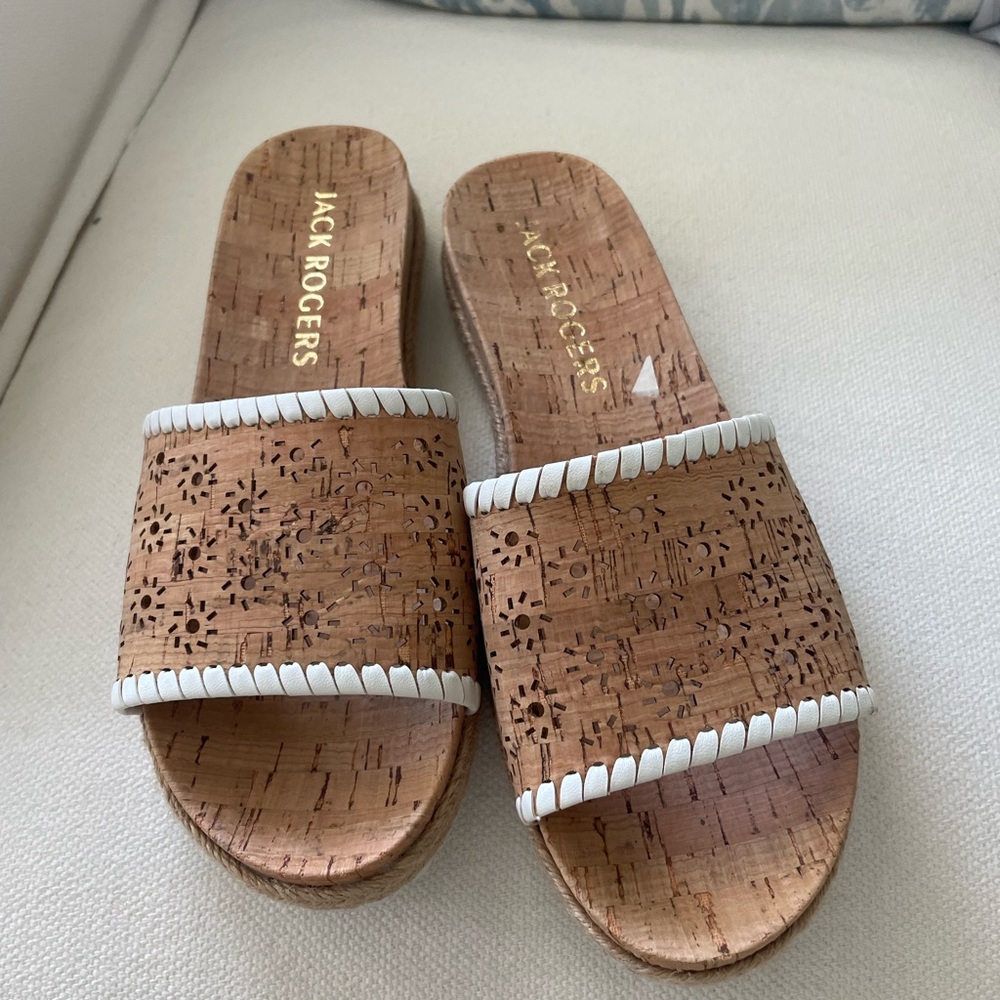 Jack rogers RO Cork slide platinum. Great quality. Not worn a lot
